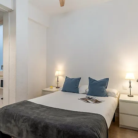 1690 - Ab Eixample Rossello ברצלונה