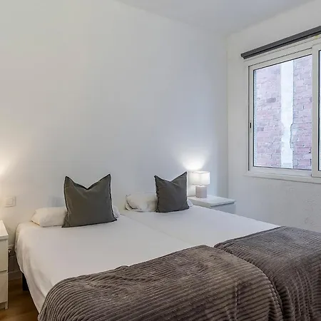 1690 - Ab Eixample Rossello ברצלונה