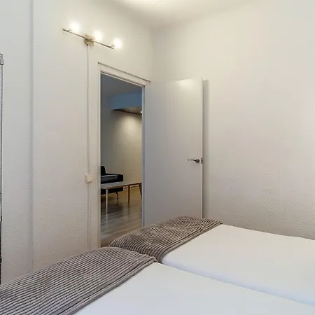 1690 - Ab Eixample Rossello ברצלונה